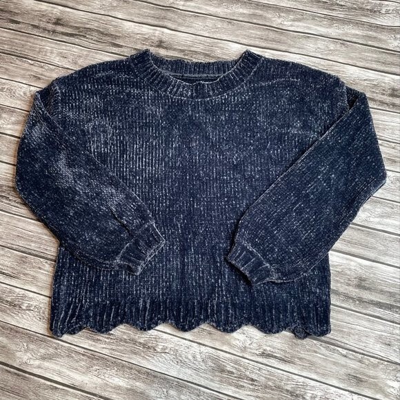 Unbranded Chenille Long Sleeved Dusty Blue Sweater with Scalloped Hem Small SM S - Picture 3 of 10